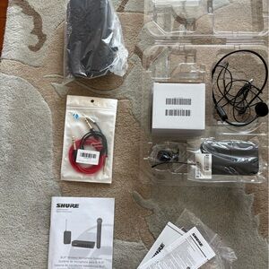 Shure Wireless Headset System - Black